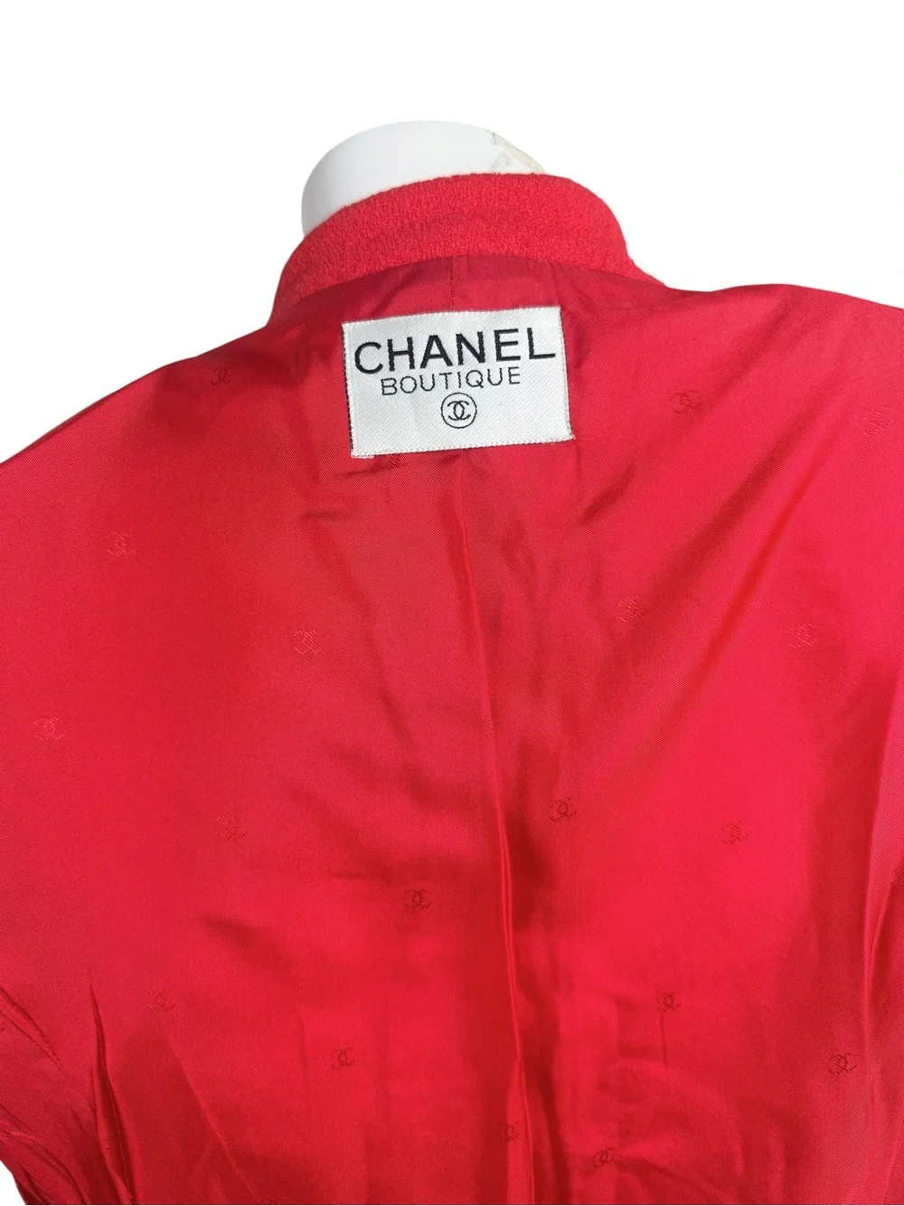 Chanel Vintage 95A Coral Bouclé CC Button Jacket